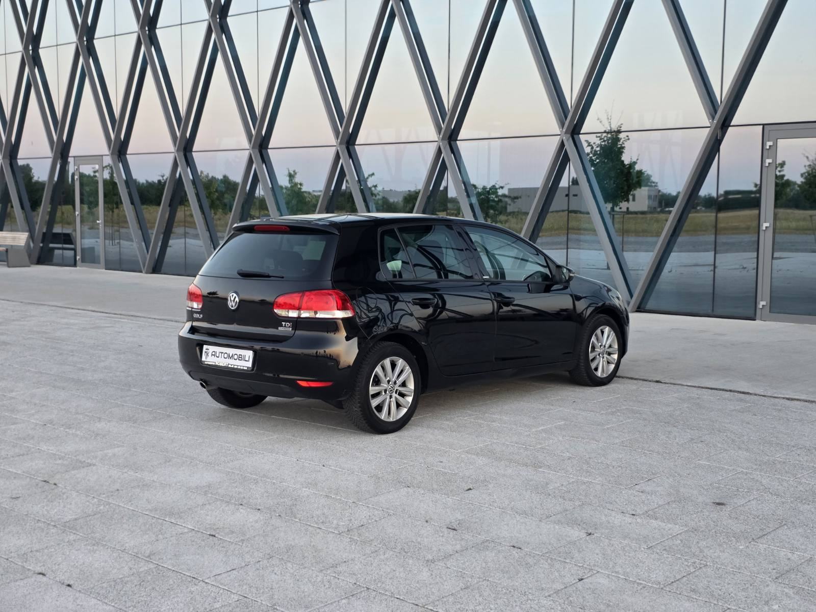 VW Golf 6 1,6 TDI STYLE *PARK. PILOT*NAVI*, fotografija 6