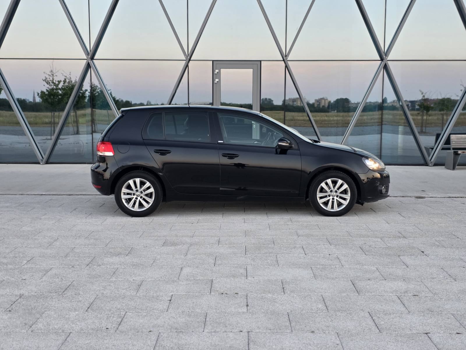 VW Golf 6 1,6 TDI STYLE *PARK. PILOT*NAVI*, fotografija 7