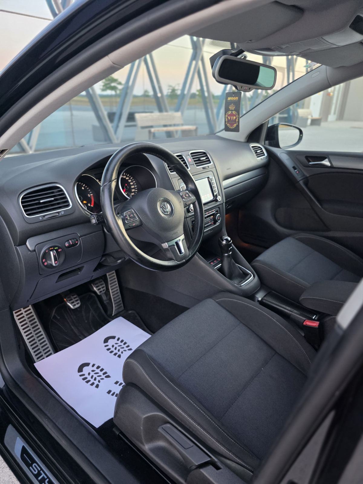 VW Golf 6 1,6 TDI STYLE *PARK. PILOT*NAVI*, fotografija 12