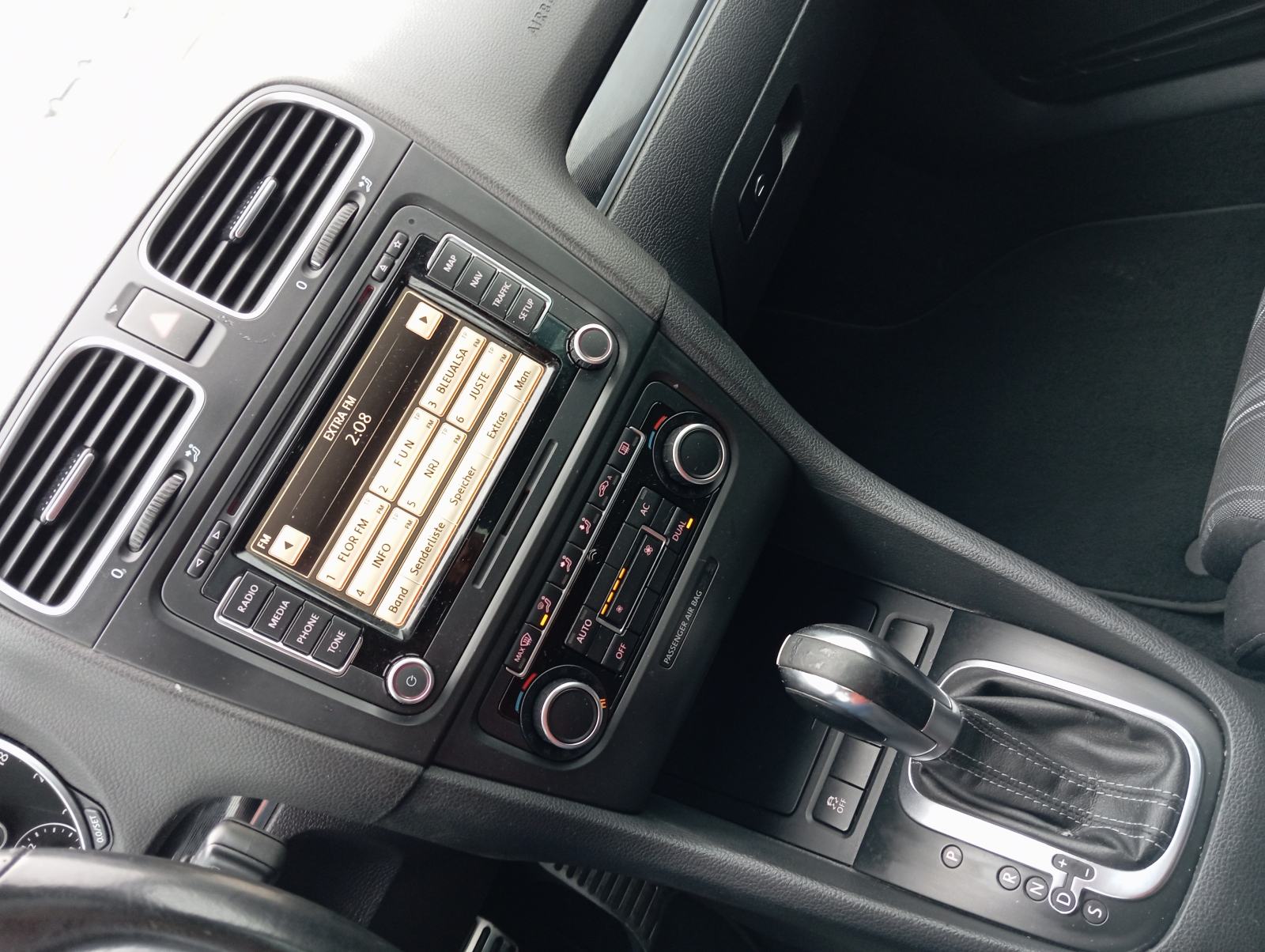 VW Golf 6 2,0 GTD automatik 170 KS FULL oprema stanje novo!!!, fotografija 3