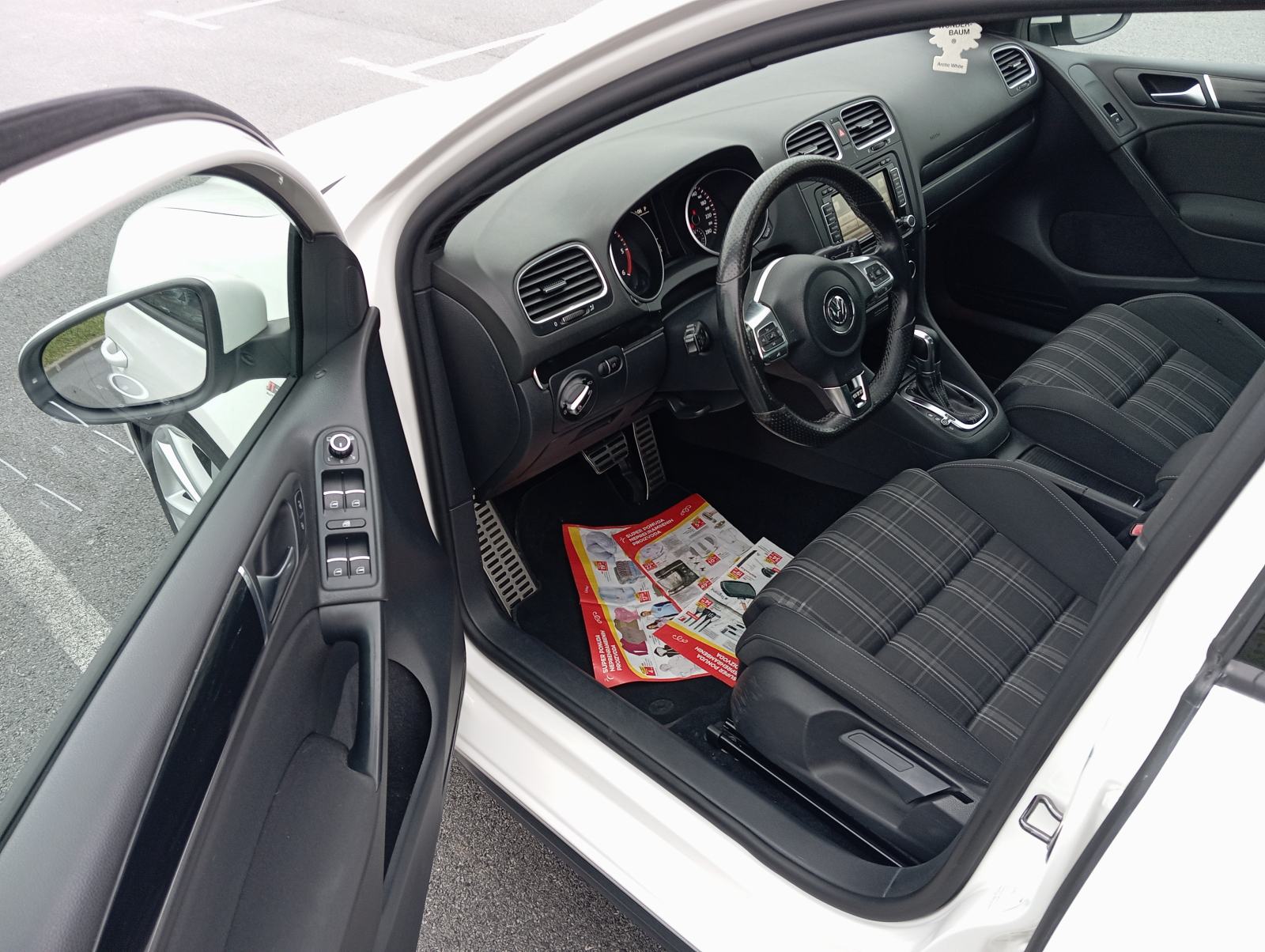 VW Golf 6 2,0 GTD automatik 170 KS FULL oprema stanje novo!!!, fotografija 6