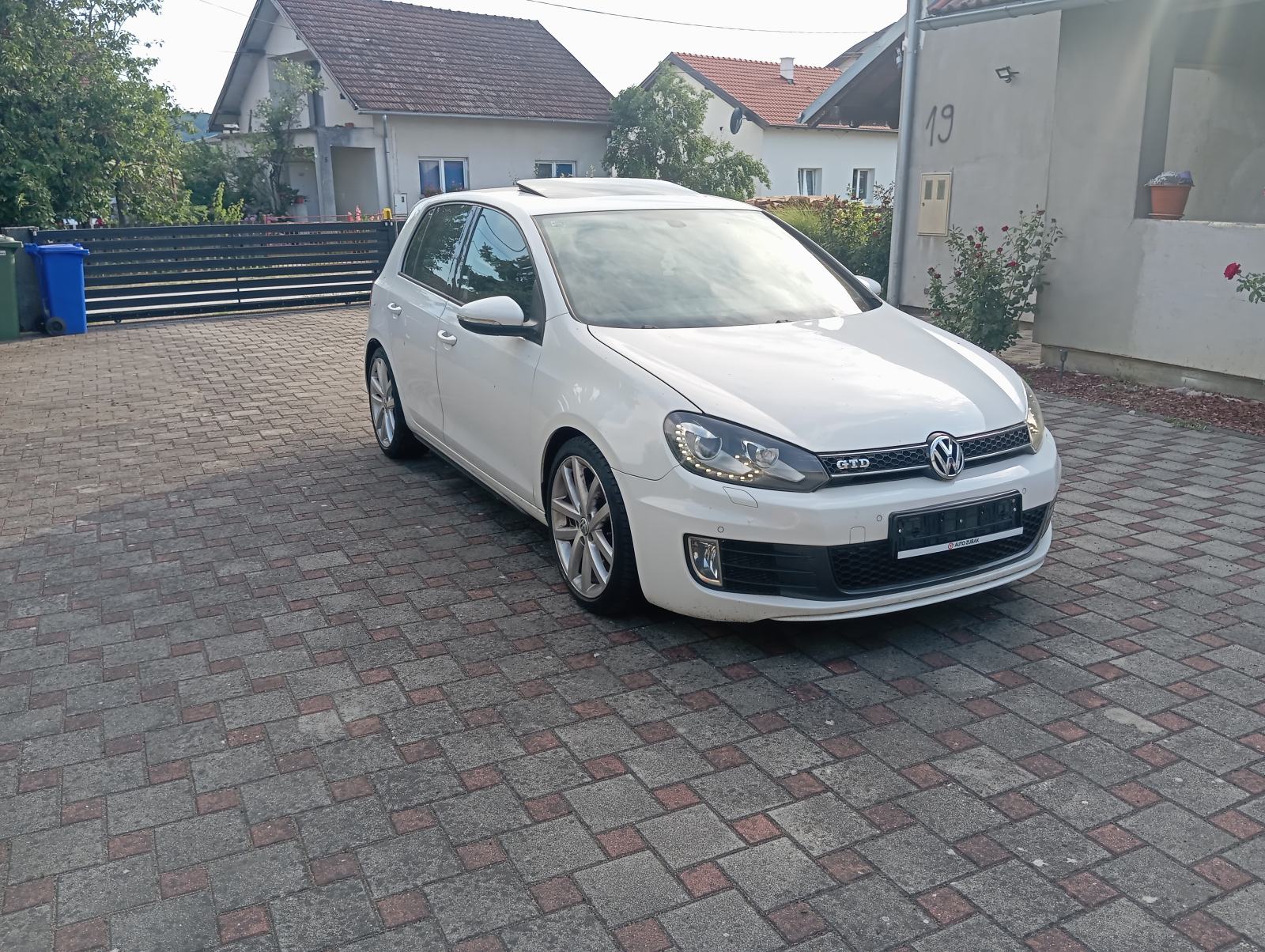 VW Golf 6 2,0 GTD automatik 170 KS FULL oprema stanje novo!!!, fotografija 13