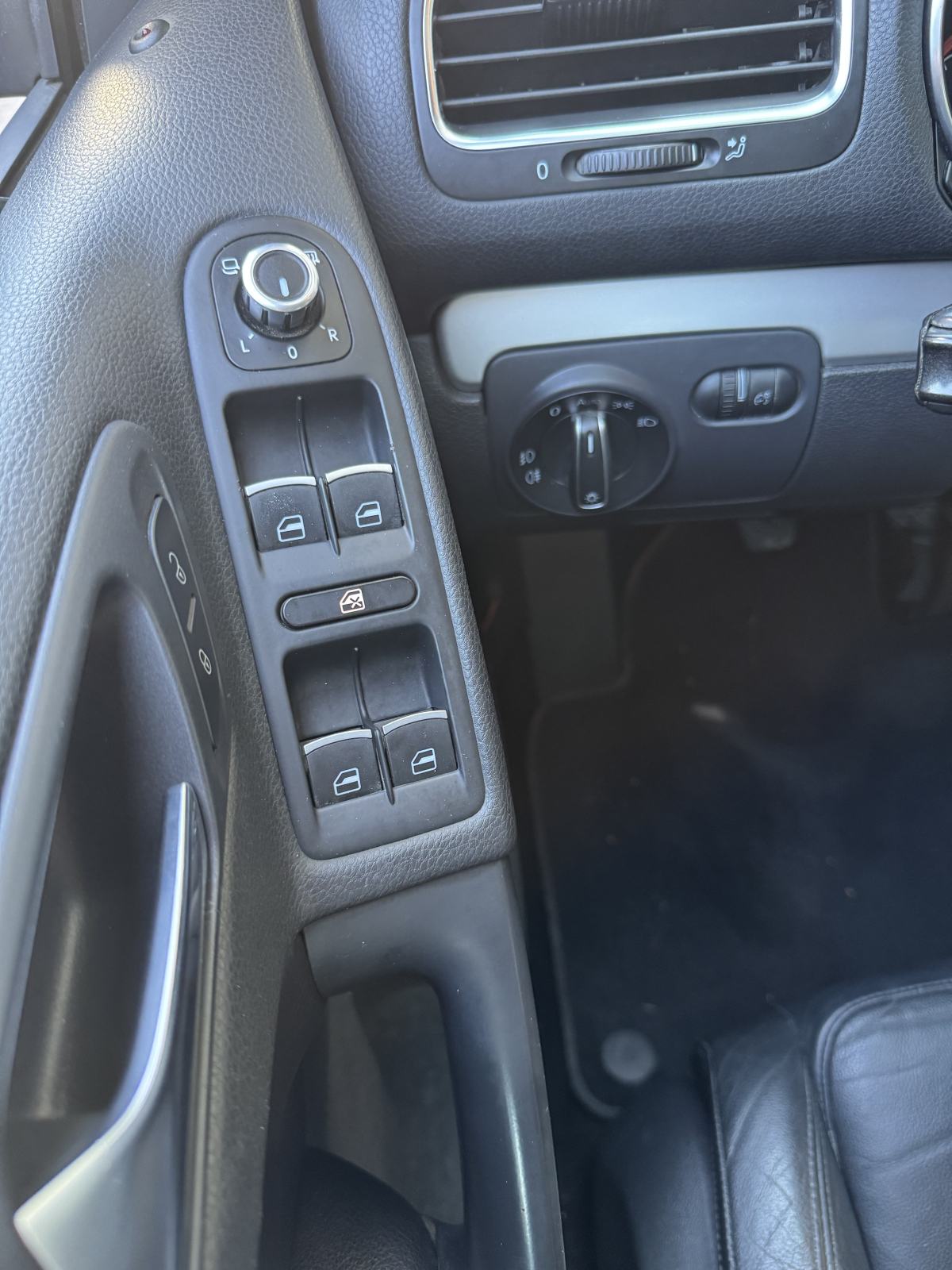 VW Golf 6 2,0 TDI 103KW HIGHLINE, fotografija 6