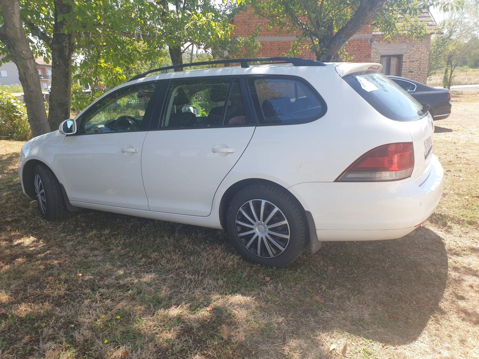 VW Golf 6 Variant 1,6 TDI; 4.300 € !!, 2012., 2 seta guma, senzori, fotografija 15