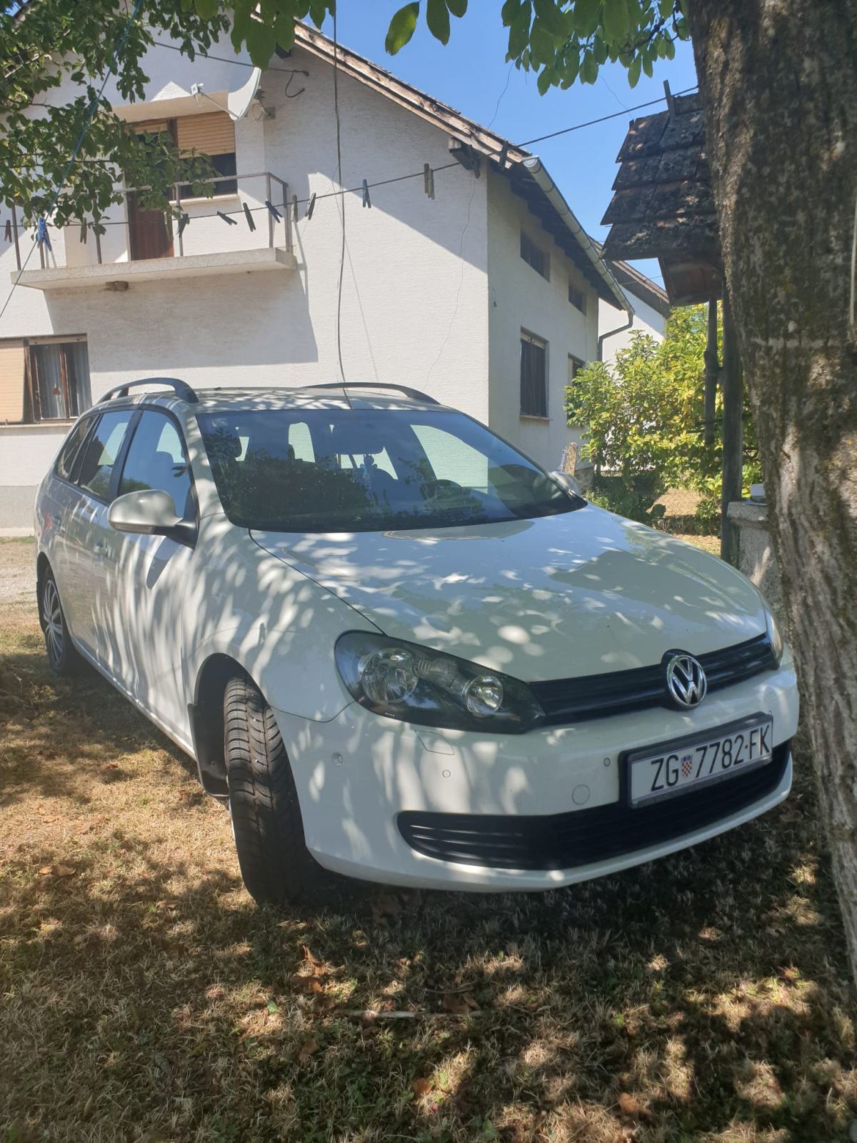 VW Golf 6 Variant 1,6 TDI; 4.300 € !!, 2012., 2 seta guma, senzori, fotografija 13