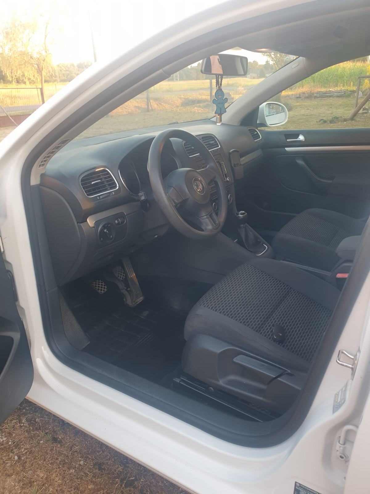 VW Golf 6 Variant 1,6 TDI; 4.300 € !!, 2012., 2 seta guma, senzori, fotografija 6