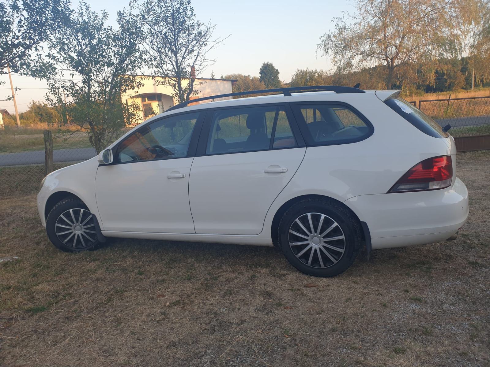 VW Golf 6 Variant 1,6 TDI; 4.300 € !!, 2012., 2 seta guma, senzori, fotografija 2