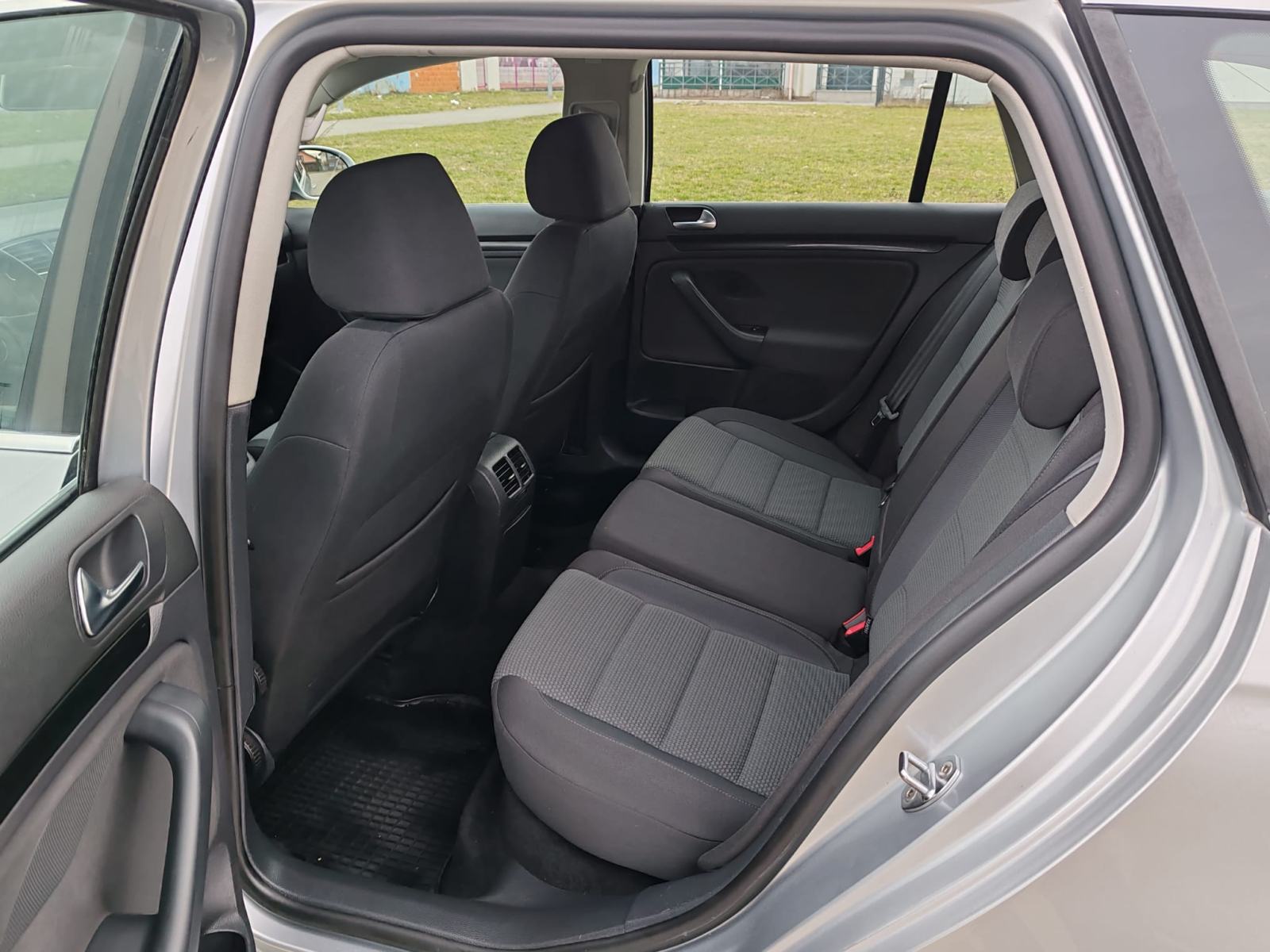 VW Golf 6 Variant 2,0 TDI, 2011g. 217000 km, KARTICE 24/36 RATA, fotografija 10