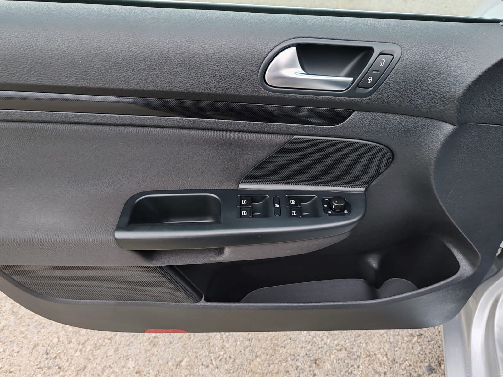 VW Golf 6 Variant 2,0 TDI, 2011g. 217000 km, KARTICE 24/36 RATA, fotografija 12