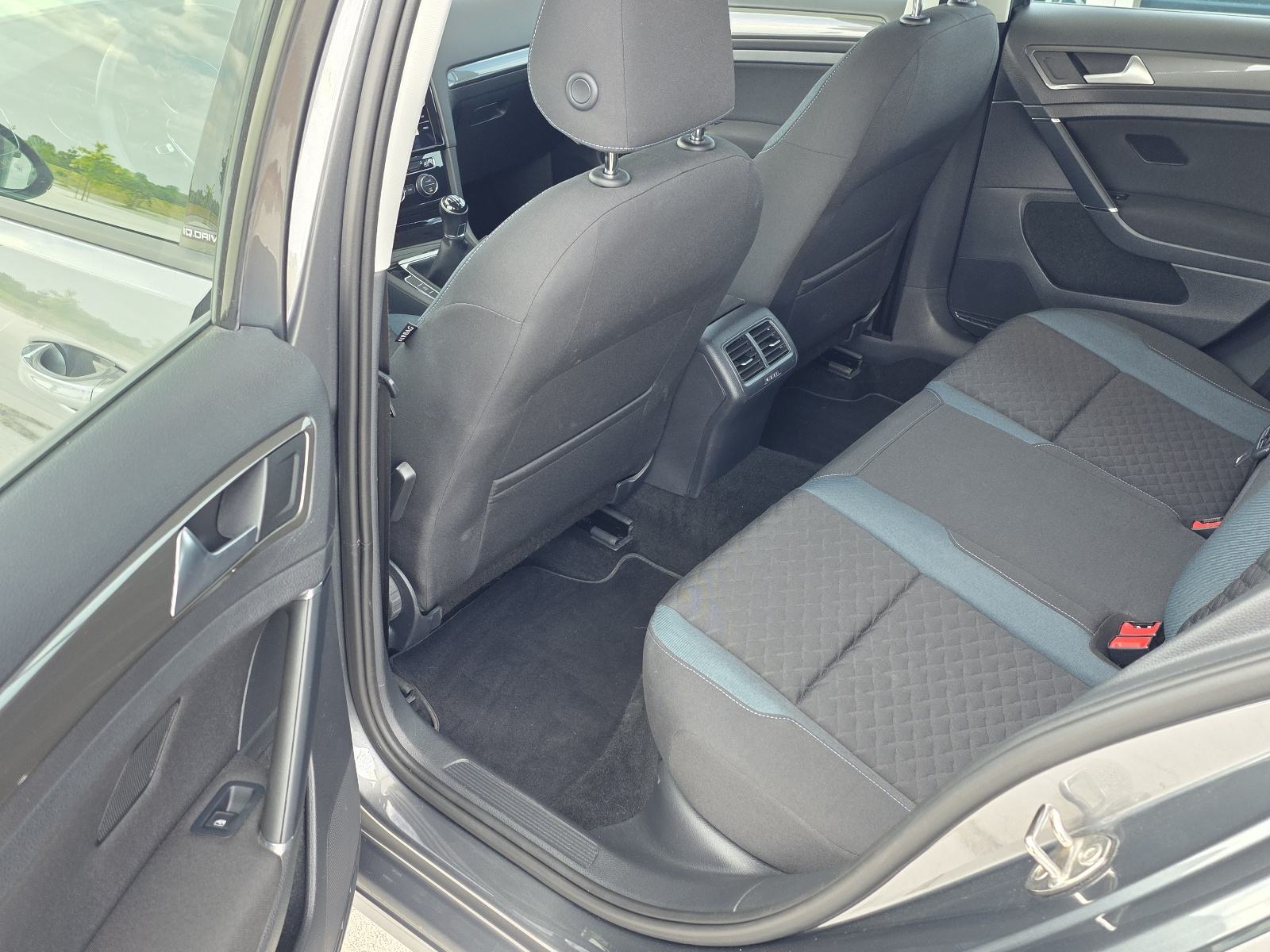 VW Golf 7 1.0 IQ DRIVE,85KW,132 T.K.M, fotografija 17