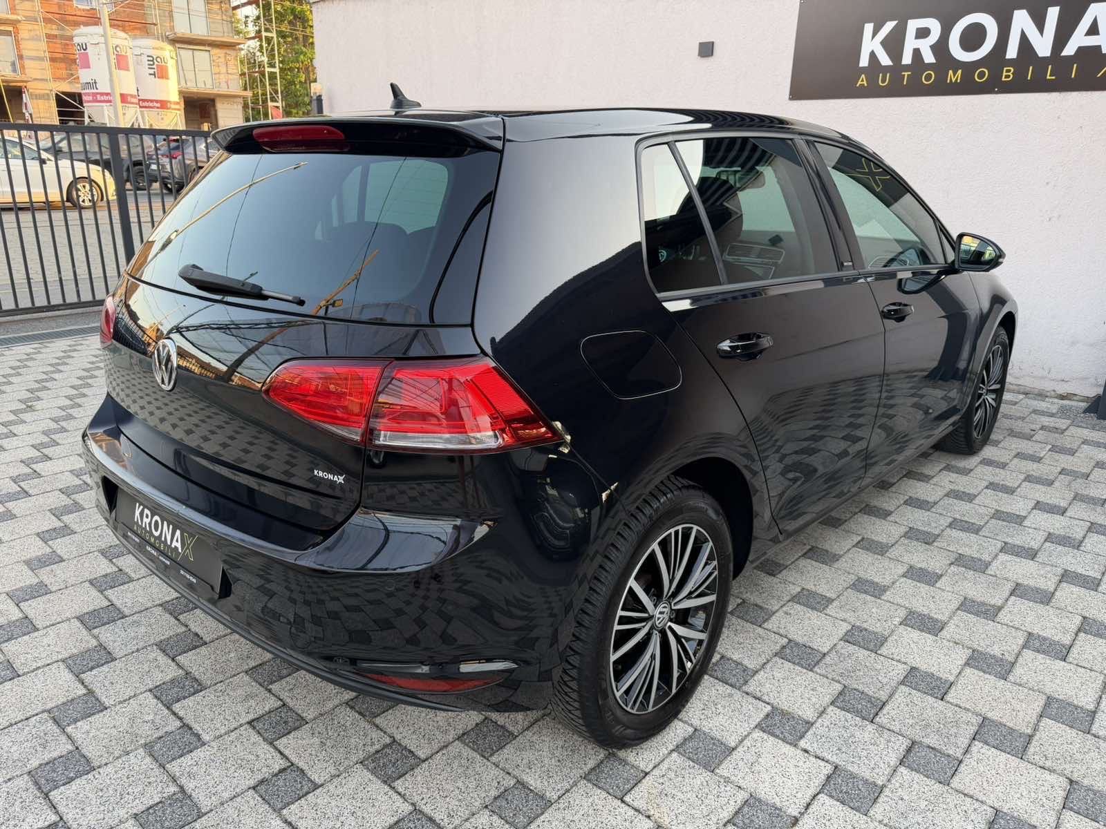 VW GOLF 7 1,2 TSI Allstar (AUT.KLIMA,NAVI,TEMPOMAT,SERVISNA…), fotografija 4
