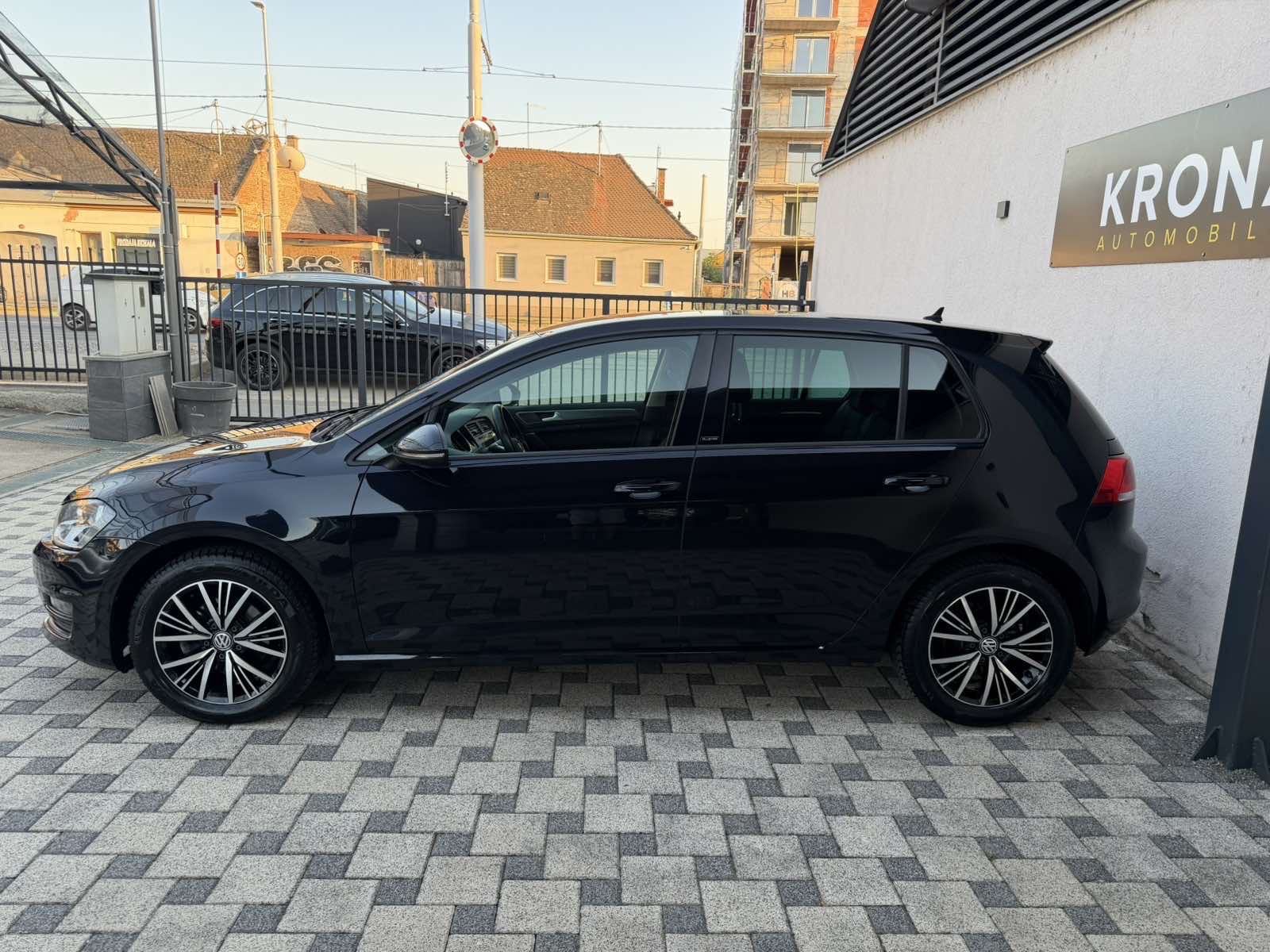 VW GOLF 7 1,2 TSI Allstar (AUT.KLIMA,NAVI,TEMPOMAT,SERVISNA…), fotografija 8
