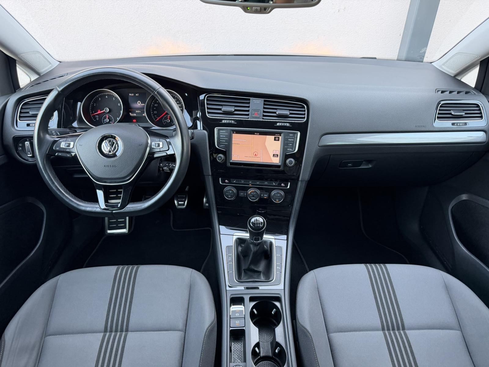 VW GOLF 7 1,2 TSI Allstar (AUT.KLIMA,NAVI,TEMPOMAT,SERVISNA…), fotografija 16