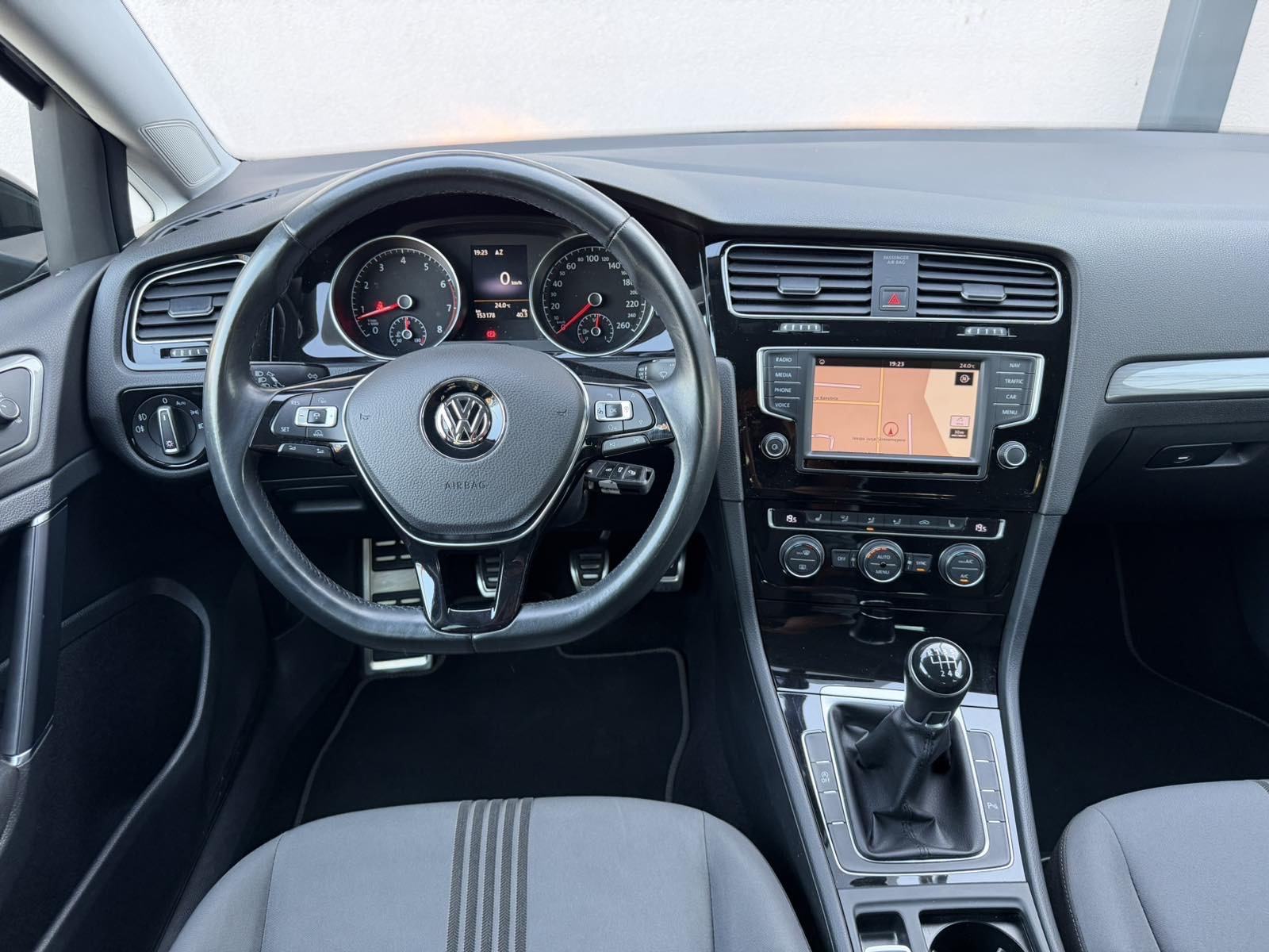 VW GOLF 7 1,2 TSI Allstar (AUT.KLIMA,NAVI,TEMPOMAT,SERVISNA…), fotografija 17