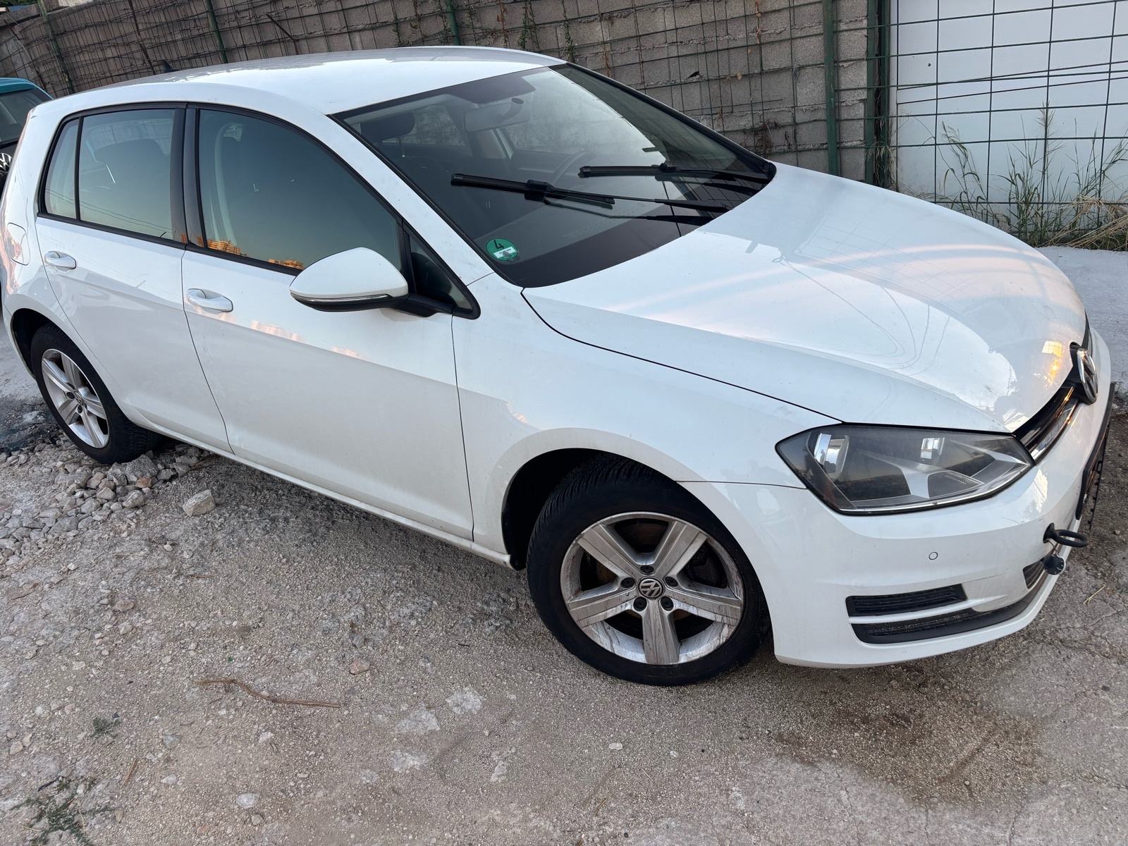 VW Golf 7 1,2 TSI BMT Električni kvar {Grom } 5500 Na ime kupca, fotografija 2