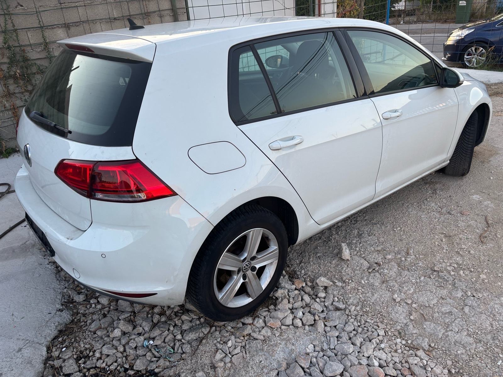 VW Golf 7 1,2 TSI BMT Električni kvar {Grom } 5500 Na ime kupca, fotografija 3