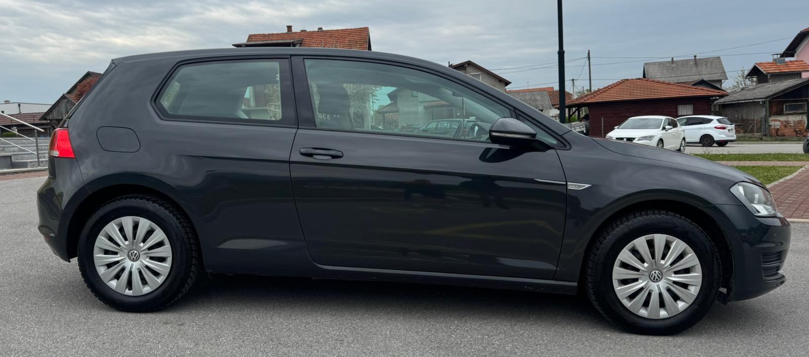 VW Golf 7 1,2 TSI BMT GRAU SIVA BOJA,VELIKI/MALI SER,REG.11/26,ODLIČAN, fotografija 2