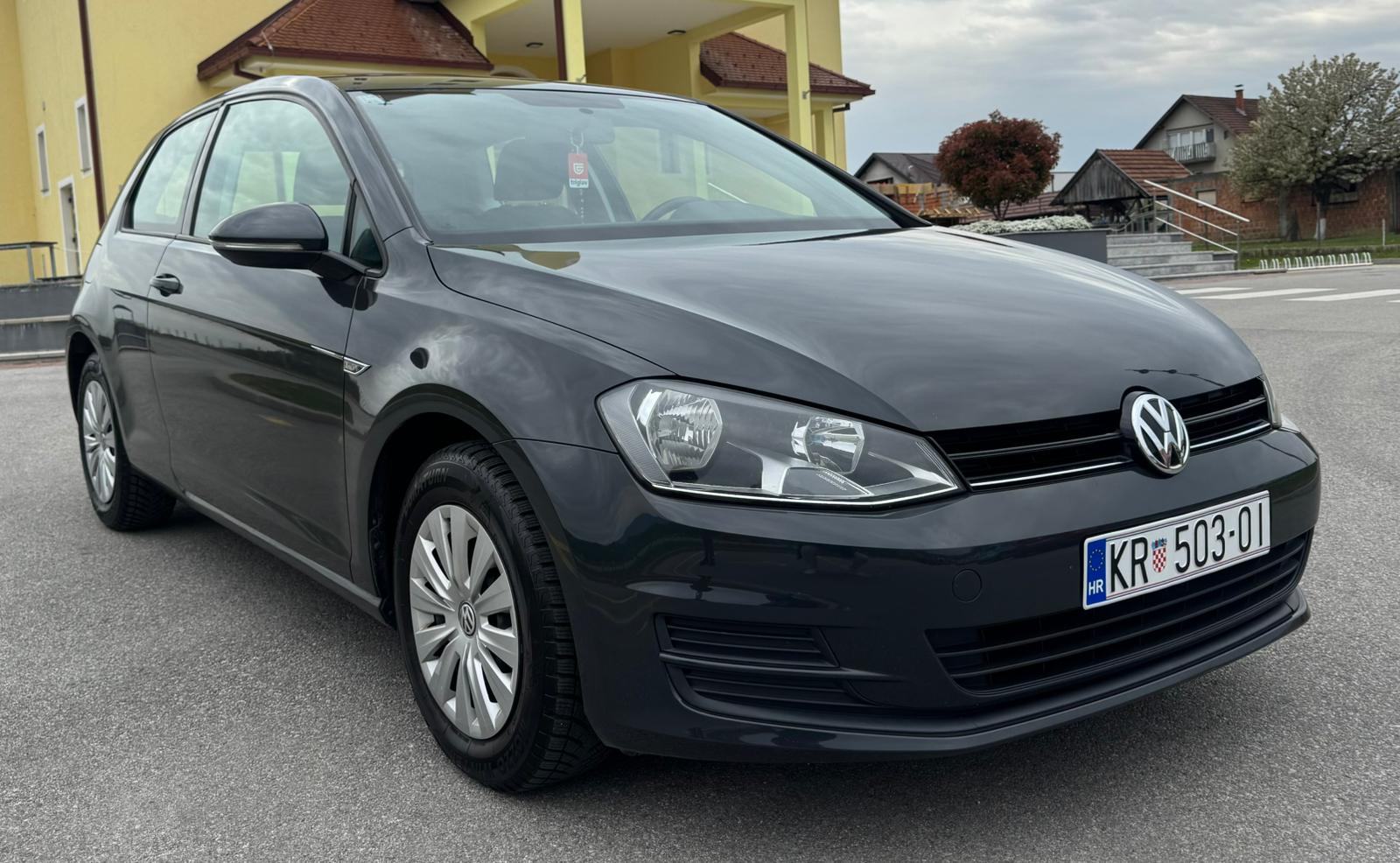 VW Golf 7 1,2 TSI BMT GRAU SIVA BOJA,VELIKI/MALI SER,REG.11/26,ODLIČAN, fotografija 5