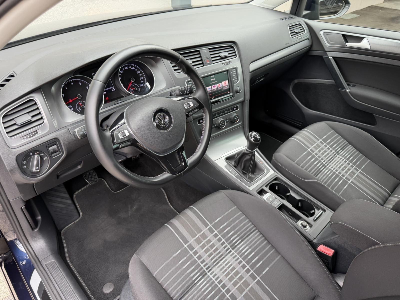 VW GOLF 7 1,2 TSI Lounge (AUT.KLIMA,TEMPOMAT,SERVISNA…), fotografija 12