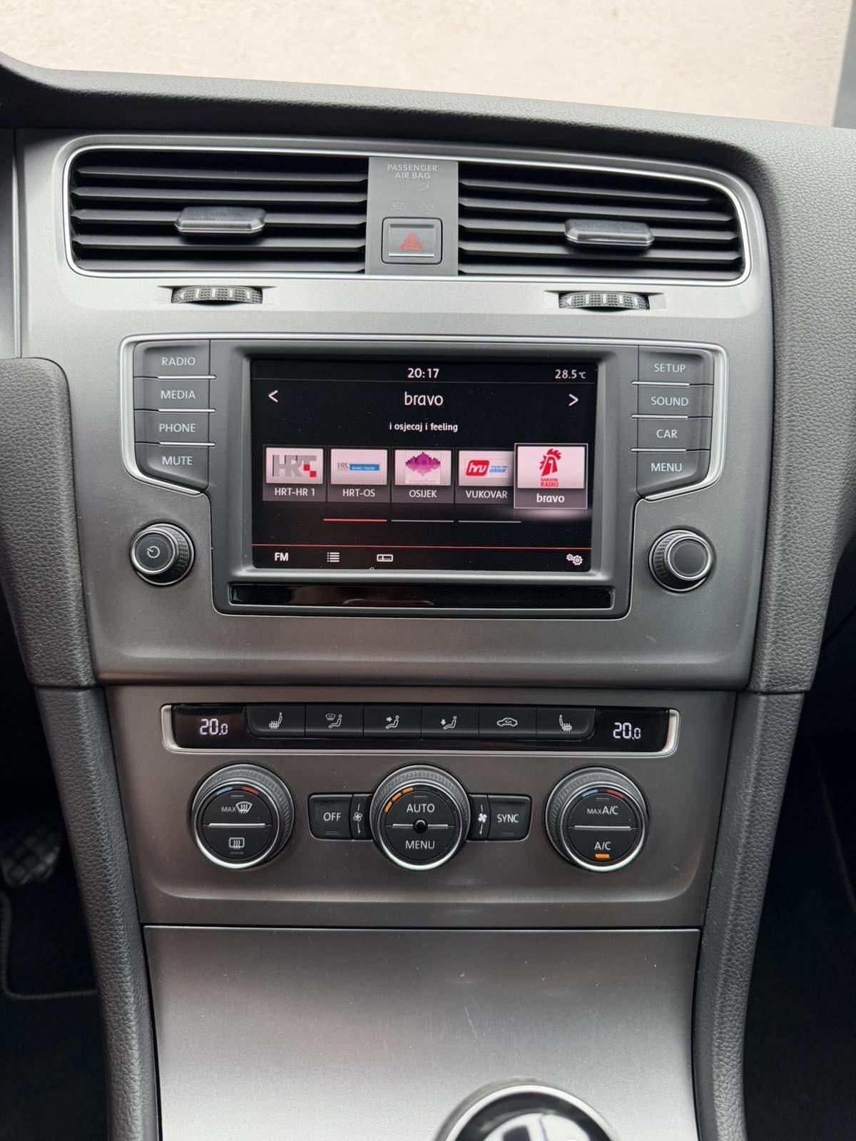VW GOLF 7 1,2 TSI Lounge (AUT.KLIMA,TEMPOMAT,SERVISNA…), fotografija 19