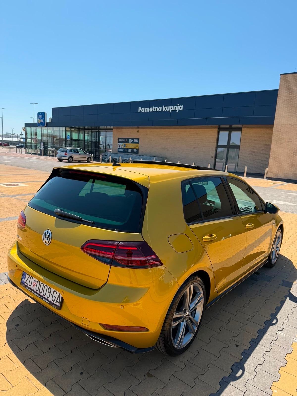 VW Golf 7 TSI automatik DSG 150 konja 3X R-Line, panorama FULL OPREMA, fotografija 11