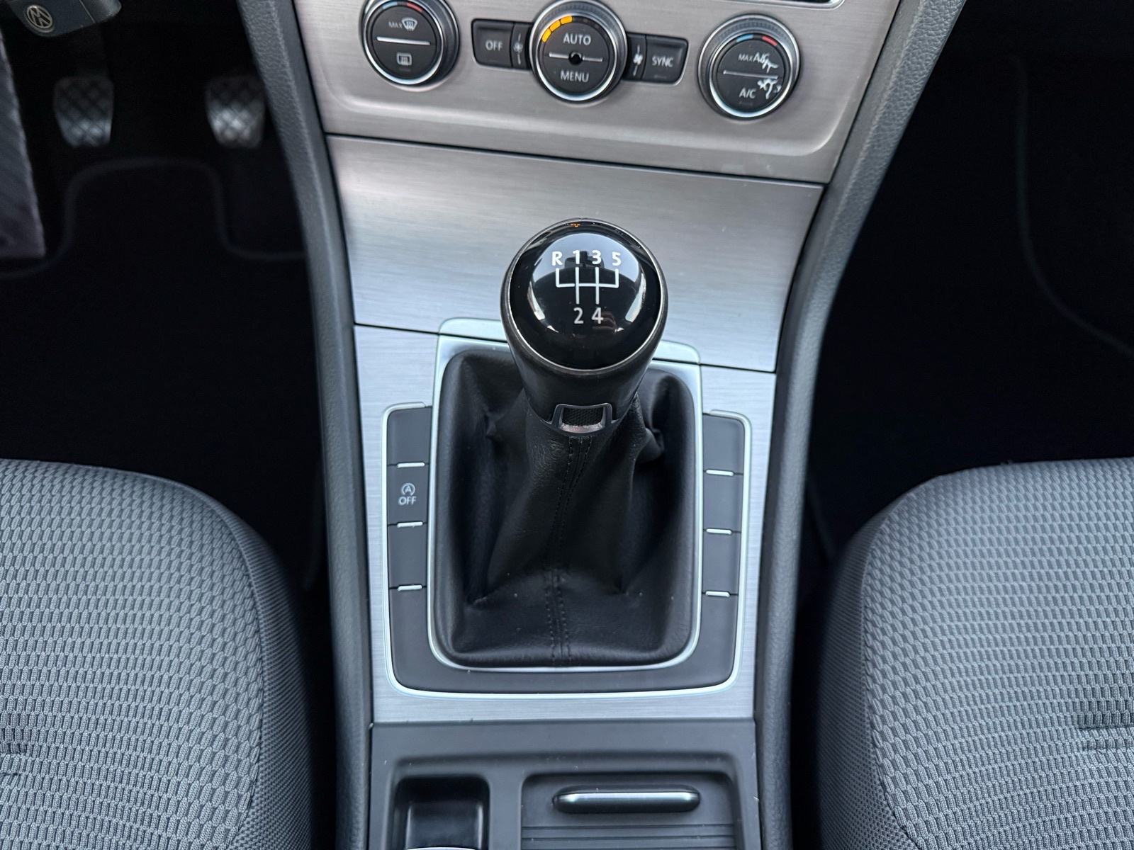 VW Golf 7 1.6 TDI *** 113.000 km *** 1.Vlasnik, 2017.godina, fotografija 15