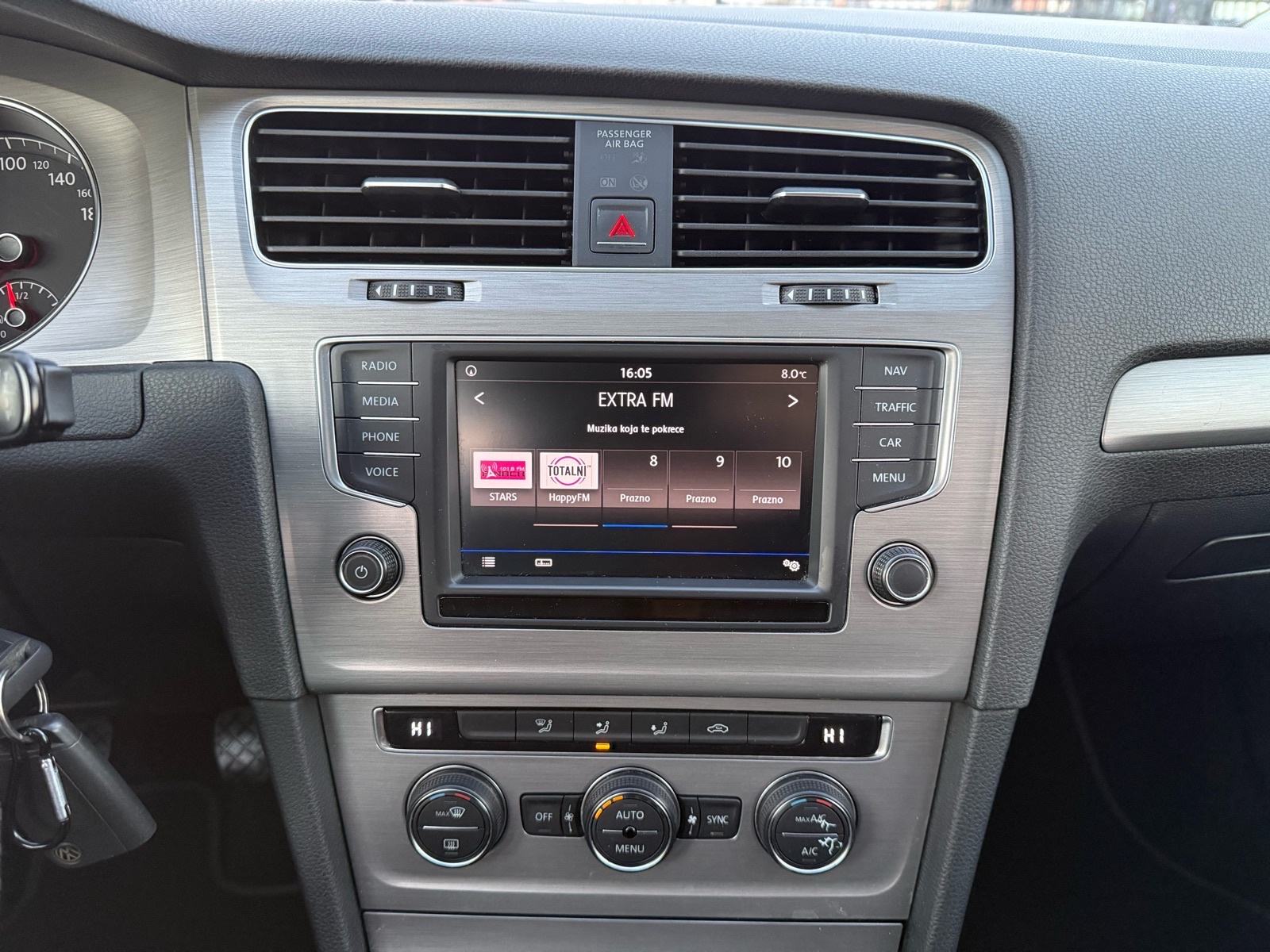 VW Golf 7 1.6 TDI *** 113.000 km *** 1.Vlasnik, 2017.godina, fotografija 14