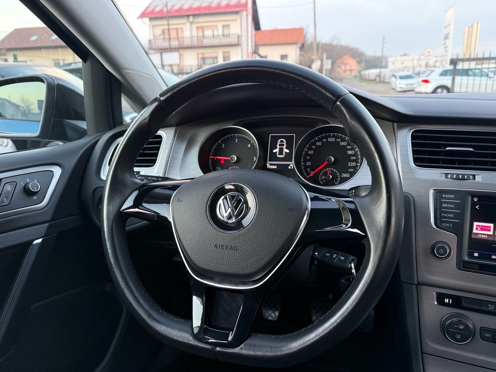 VW Golf 7 1.6 TDI *** 113.000 km *** 1.Vlasnik, 2017.godina, fotografija 12