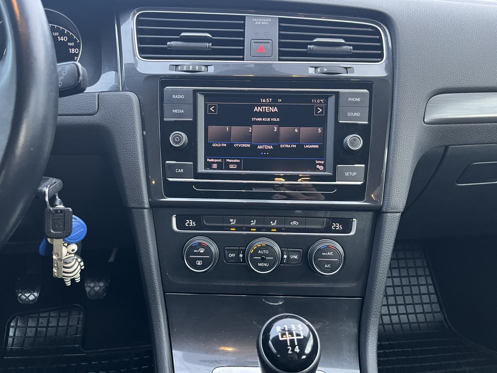 VW Golf 7 1,6 TDI 115 ComfortLine Nije uvoz, fotografija 14