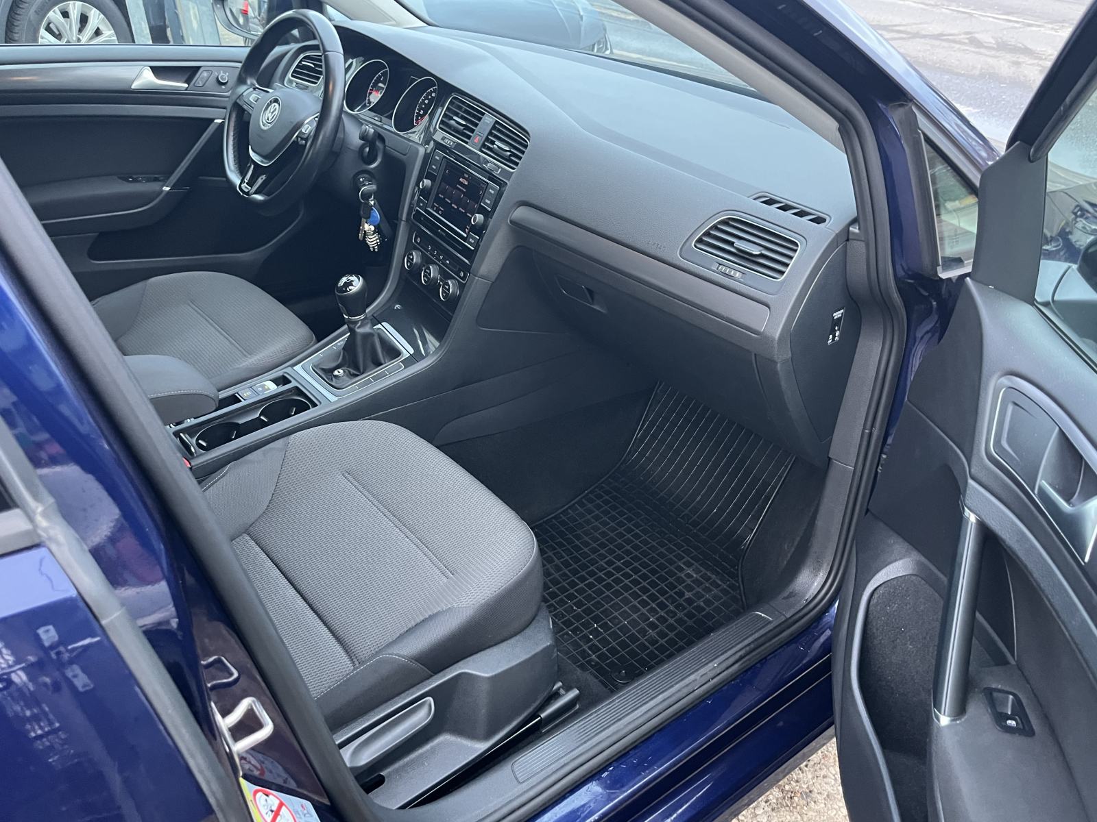 VW Golf 7 1,6 TDI 115 ComfortLine Nije uvoz, fotografija 16