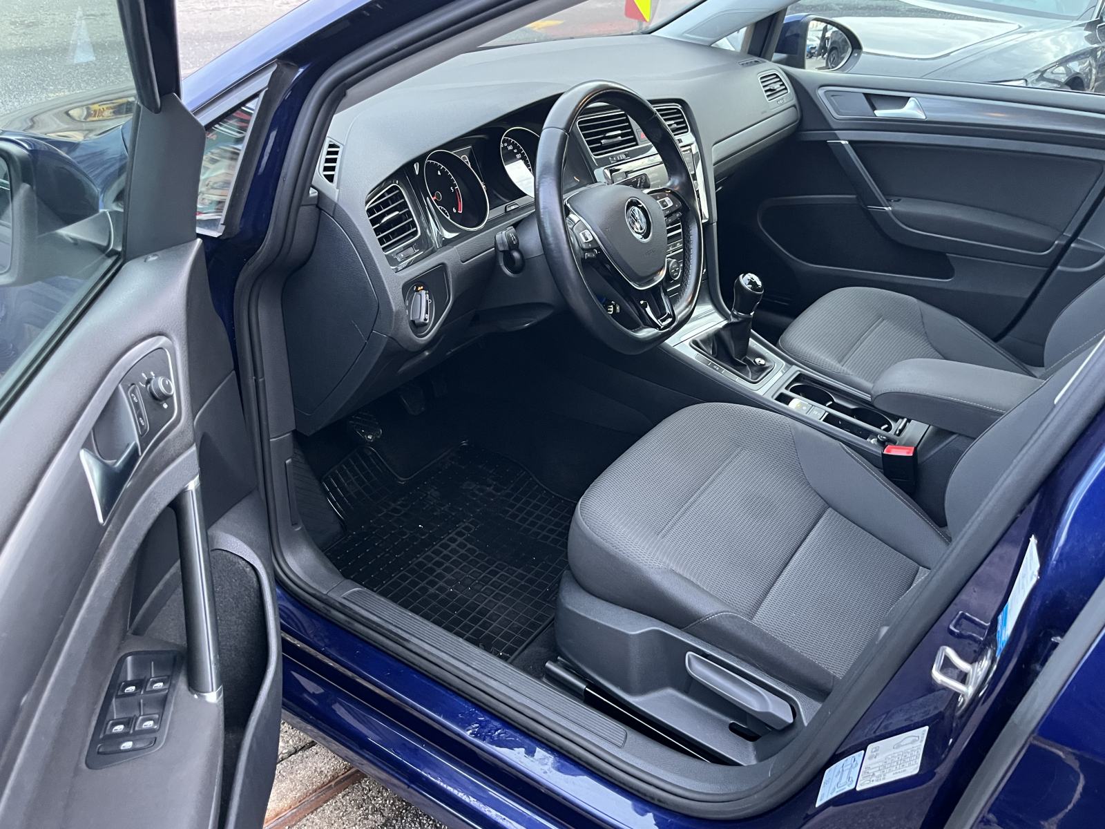 VW Golf 7 1,6 TDI 115 ComfortLine Nije uvoz, fotografija 8