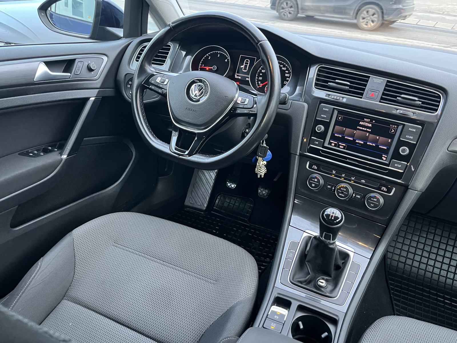 VW Golf 7 1,6 TDI 115 ComfortLine Nije uvoz, fotografija 11