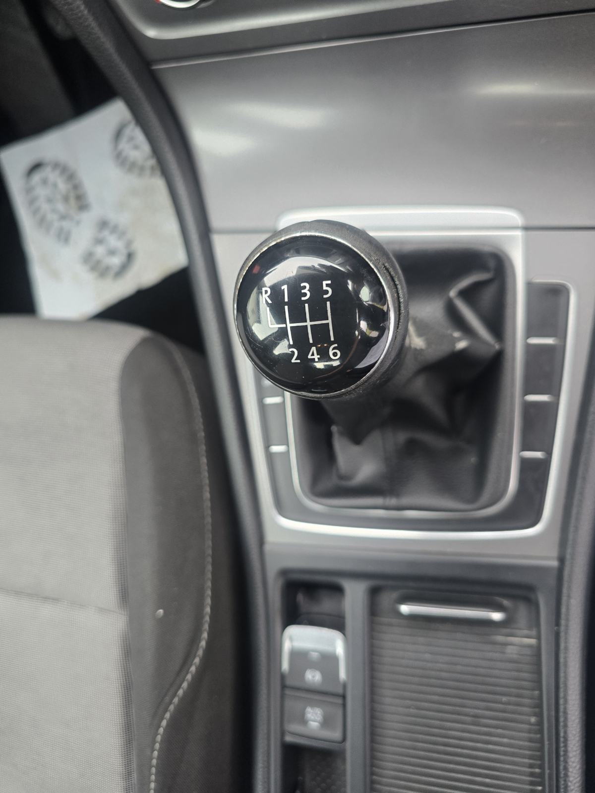 VW Golf 7 1,6 TDI-2015gd.md-NAVIGACIJA-110ks-6brzina,klima,KARTICE, fotografija 14