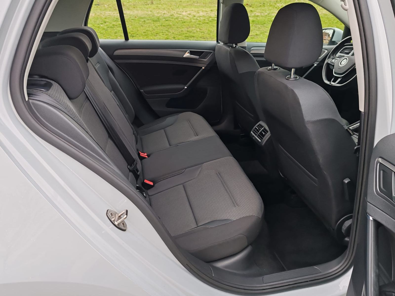 VW Golf 7 1,6 TDI , 2017 GODINA, 212000KM, KARTICE DO 36 RATA, fotografija 8