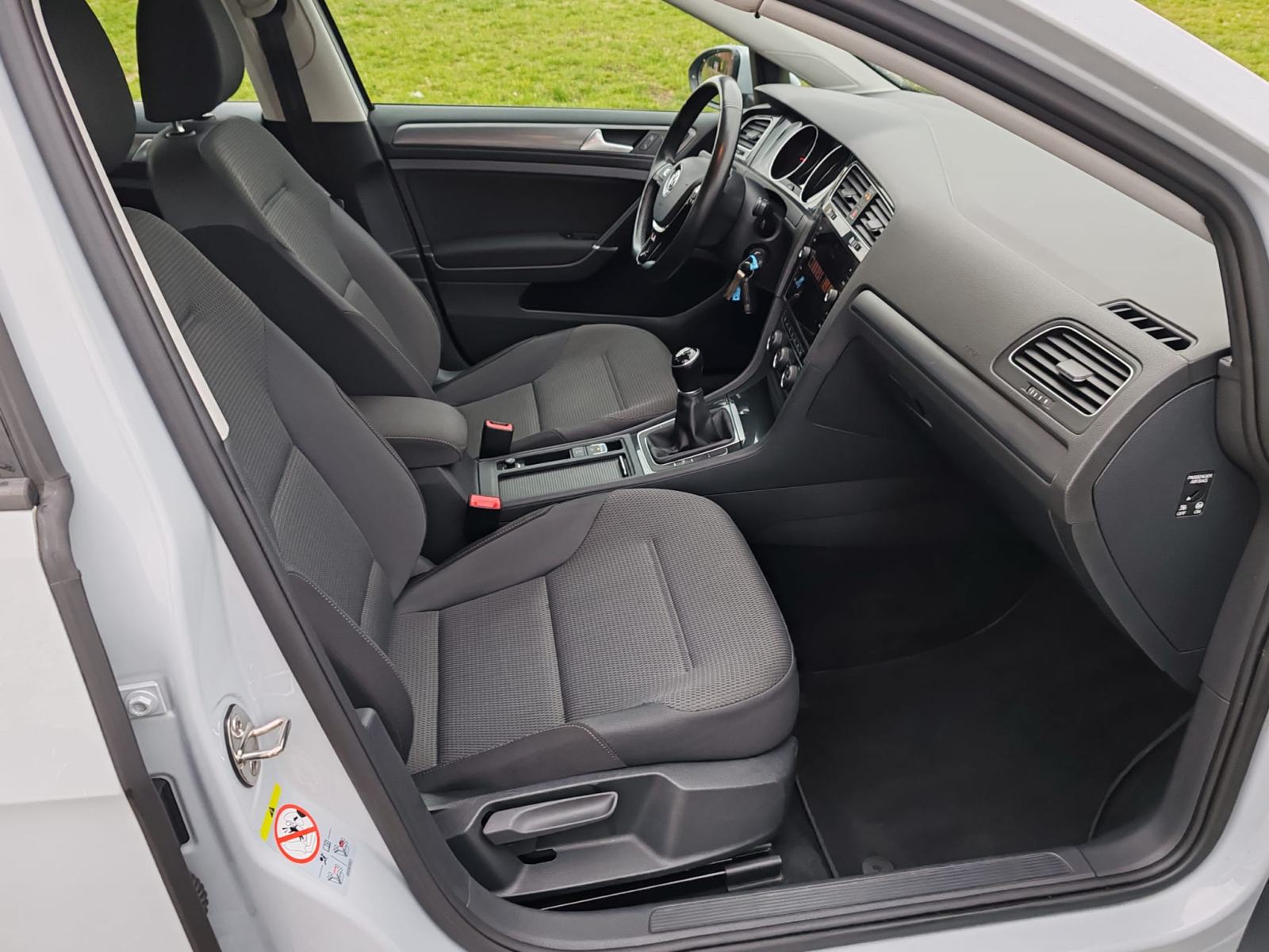 VW Golf 7 1,6 TDI , 2017 GODINA, 212000KM, KARTICE DO 36 RATA, fotografija 9