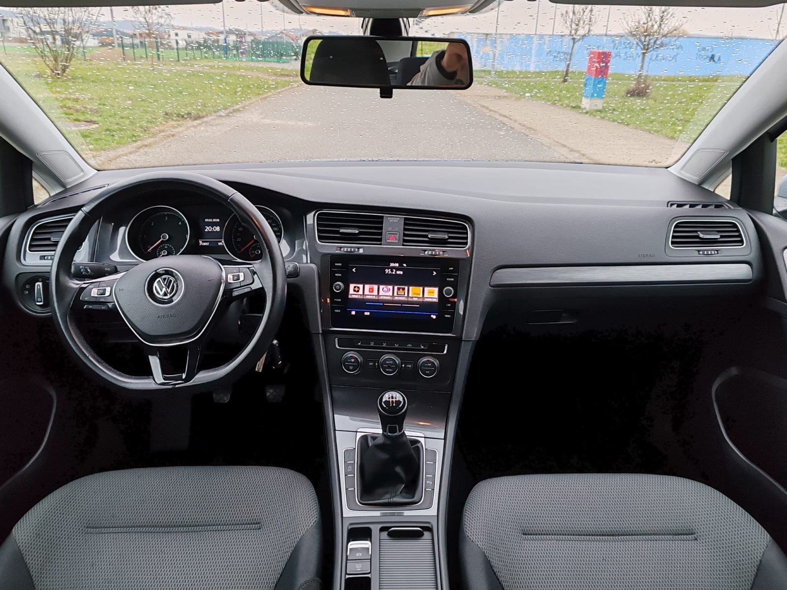 VW Golf 7 1,6 TDI , 2017 GODINA, 212000KM, KARTICE DO 36 RATA, fotografija 15