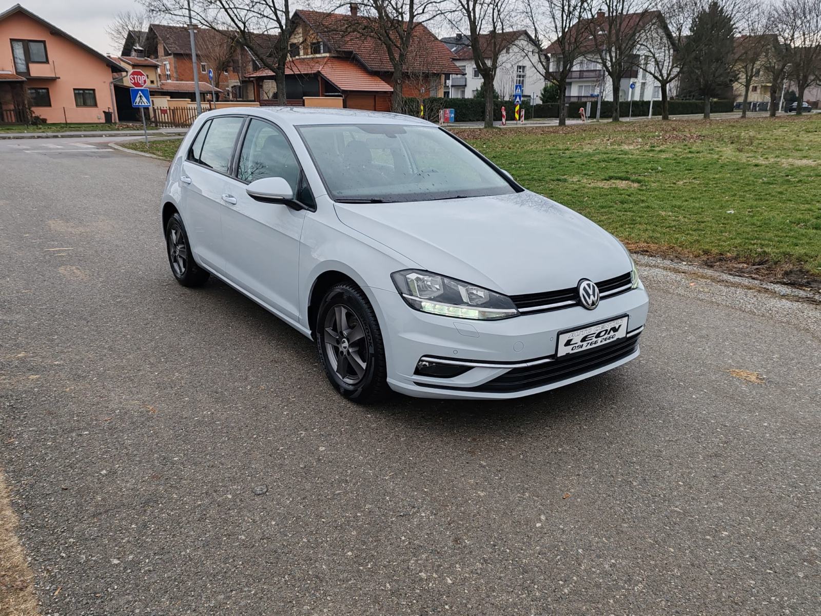 VW Golf 7 1,6 TDI , 2017 GODINA, 212000KM, KARTICE DO 36 RATA, fotografija 3