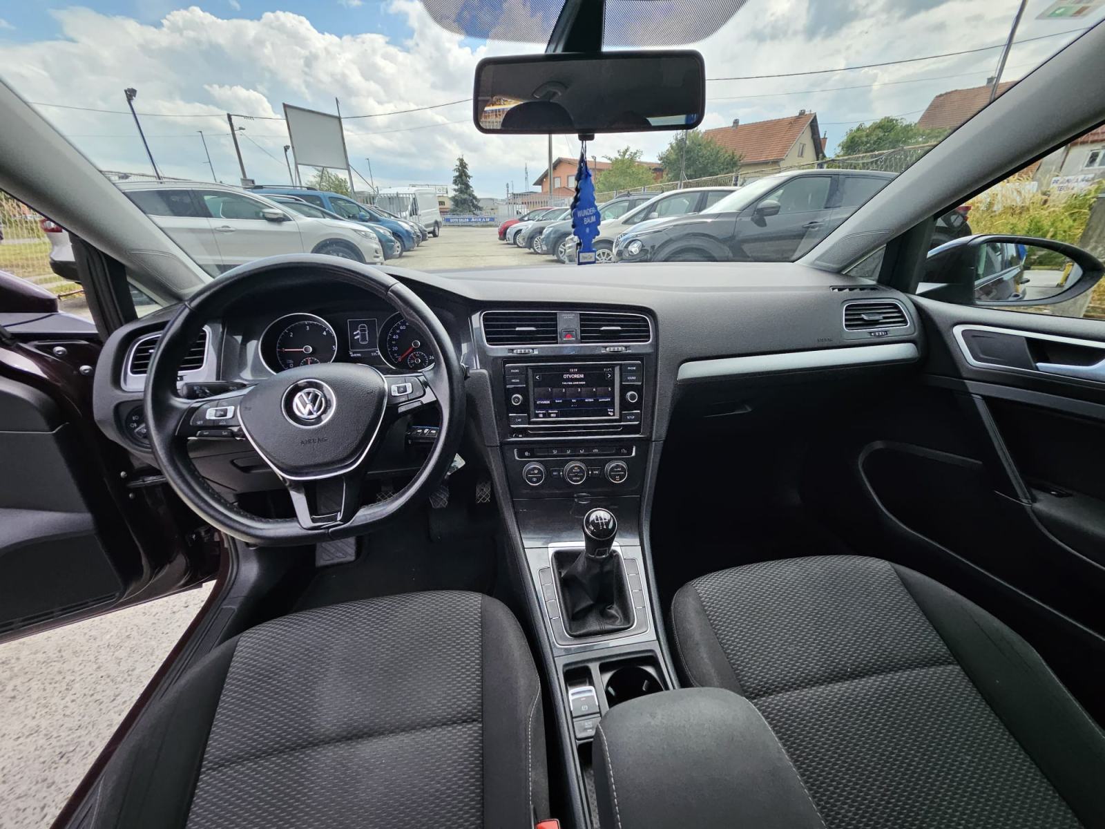 VW Golf 7 1,6 TDI 2017g."LIFT"-V.SERVIS-SERVISNA-GARANCIJA, fotografija 17