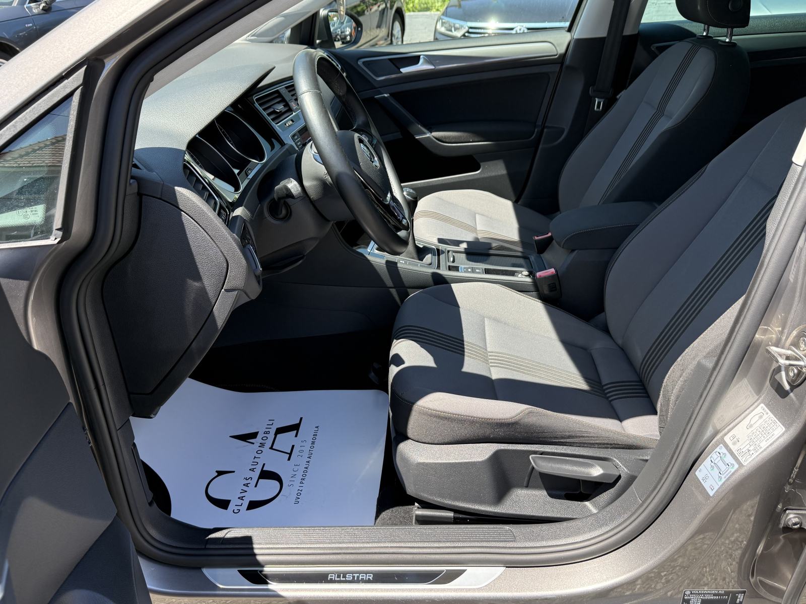 VW Golf 7 1,6 TDI ALLSTAR,NAVI,PDC,ACC,JAMSTVO,TOP STANJE!, fotografija 11