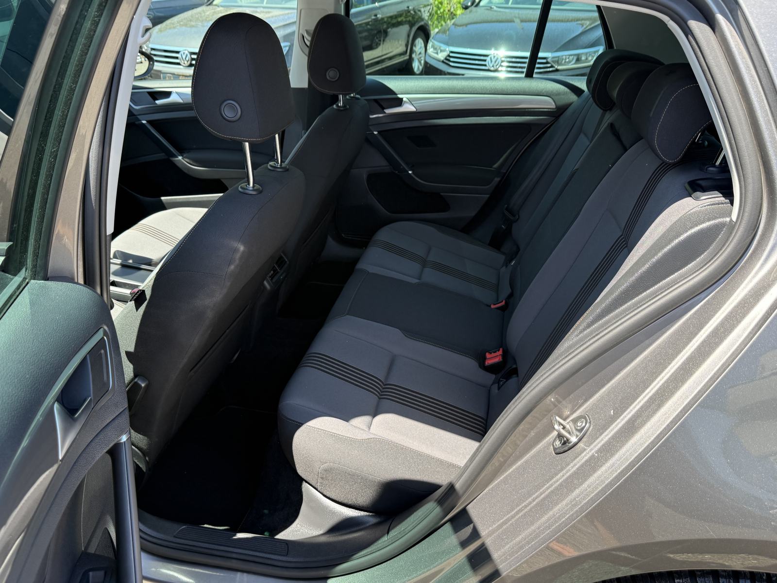 VW Golf 7 1,6 TDI ALLSTAR,NAVI,PDC,ACC,JAMSTVO,TOP STANJE!, fotografija 20