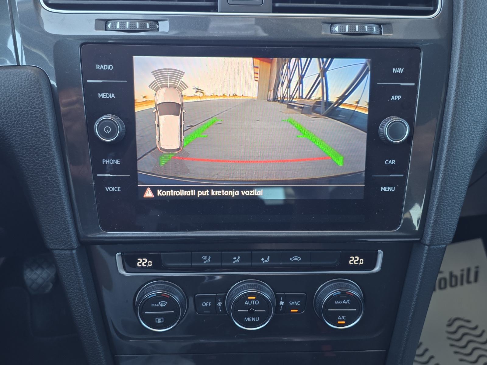 VW Golf 7 1,6 TDI ALU,NAVI,PARK SENZORI 135 T.K.M, fotografija 14