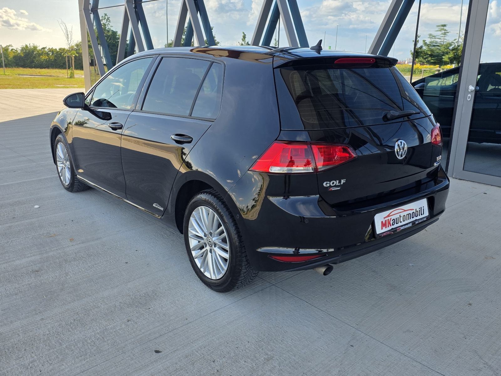 VW Golf 7 1,6 TDI ALU,NAVI,PARK SENZORI 167 T.K.M, fotografija 4