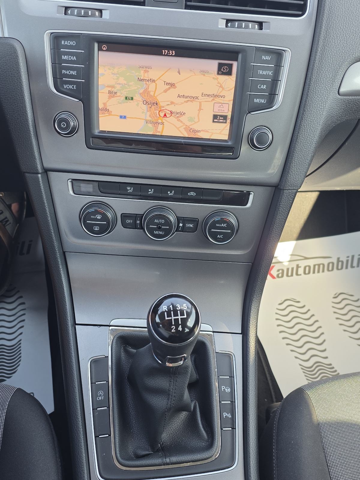 VW Golf 7 1,6 TDI ALU,NAVI,PARK SENZORI 167 T.K.M, fotografija 11