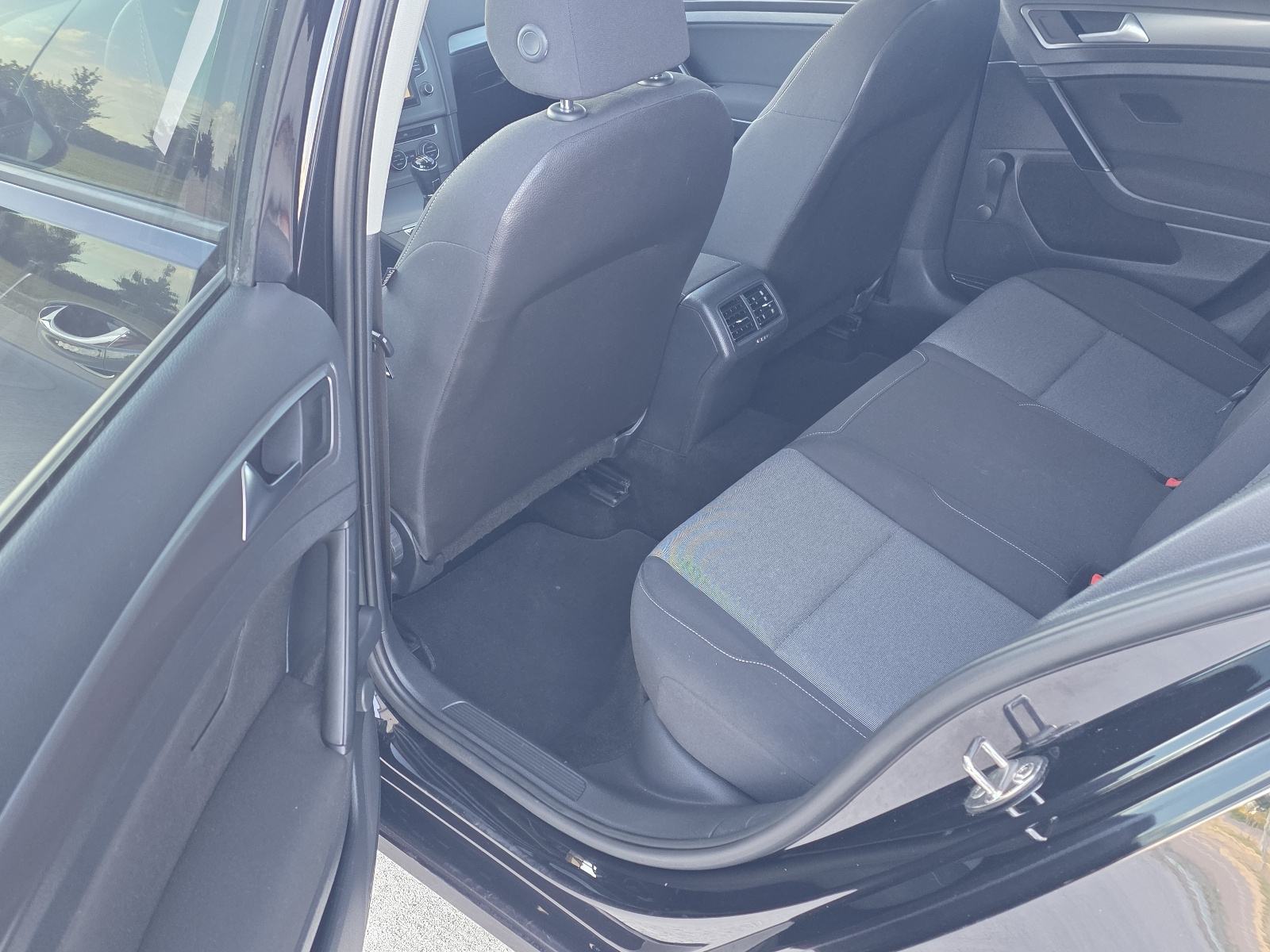 VW Golf 7 1,6 TDI ALU,NAVI,PARK SENZORI 167 T.K.M, fotografija 13