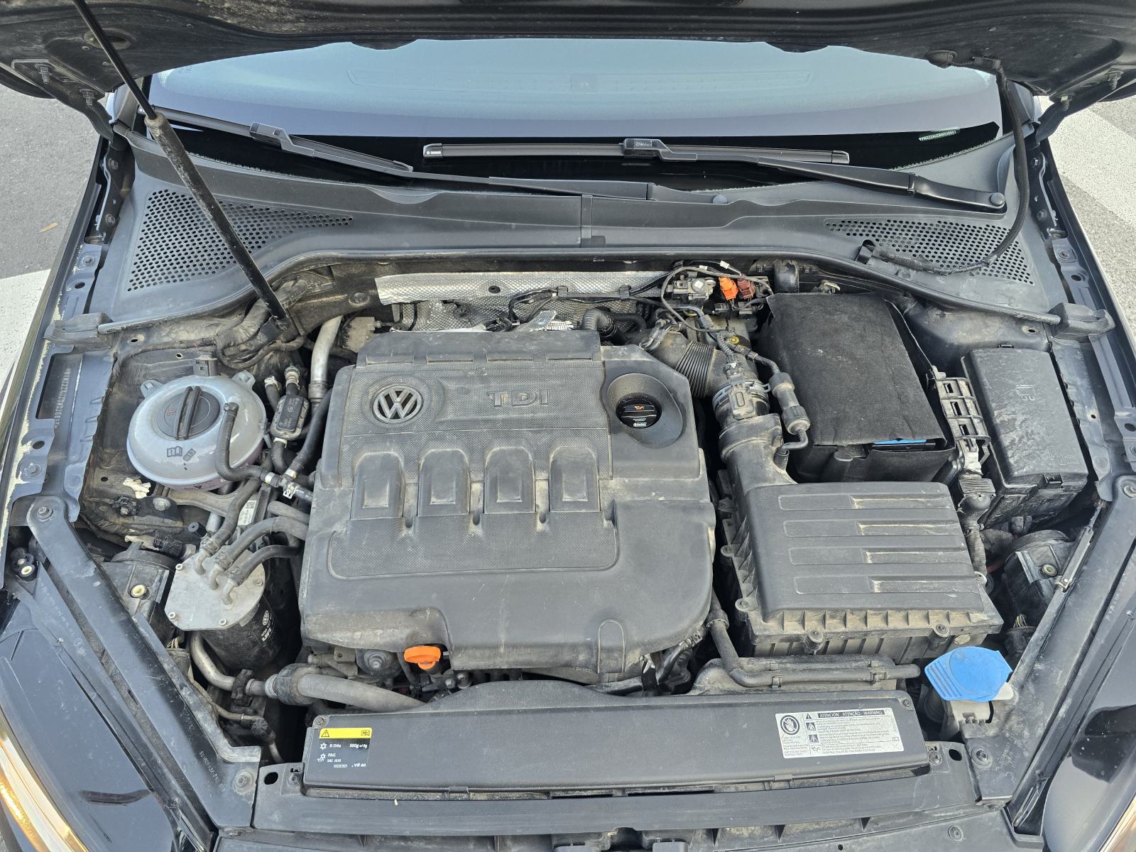 VW Golf 7 1,6 TDI Alu17,Kozni volan Mf,Ambijent,Zatamljen,Servisiran, fotografija 14