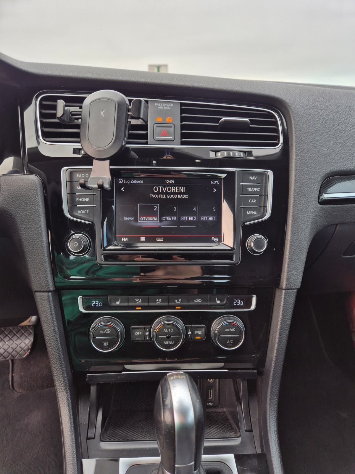 VW Golf 7 1.6TDI, DSG, Adaptivni tempomat, Parking asistencija, fotografija 7