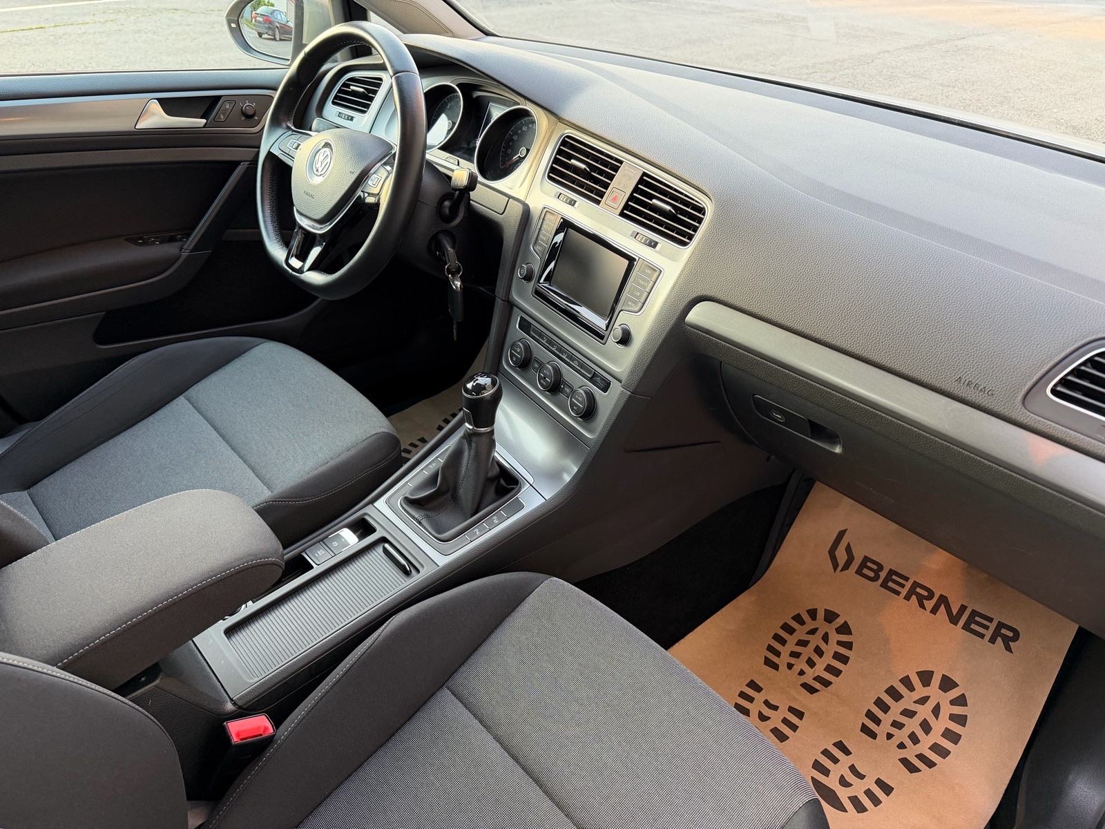 VW Golf 7-1,6 TDI-BLUEMOTION-NAVI-PARK,SENZIRI-PARK PILOT-ACC-RADAR, fotografija 10