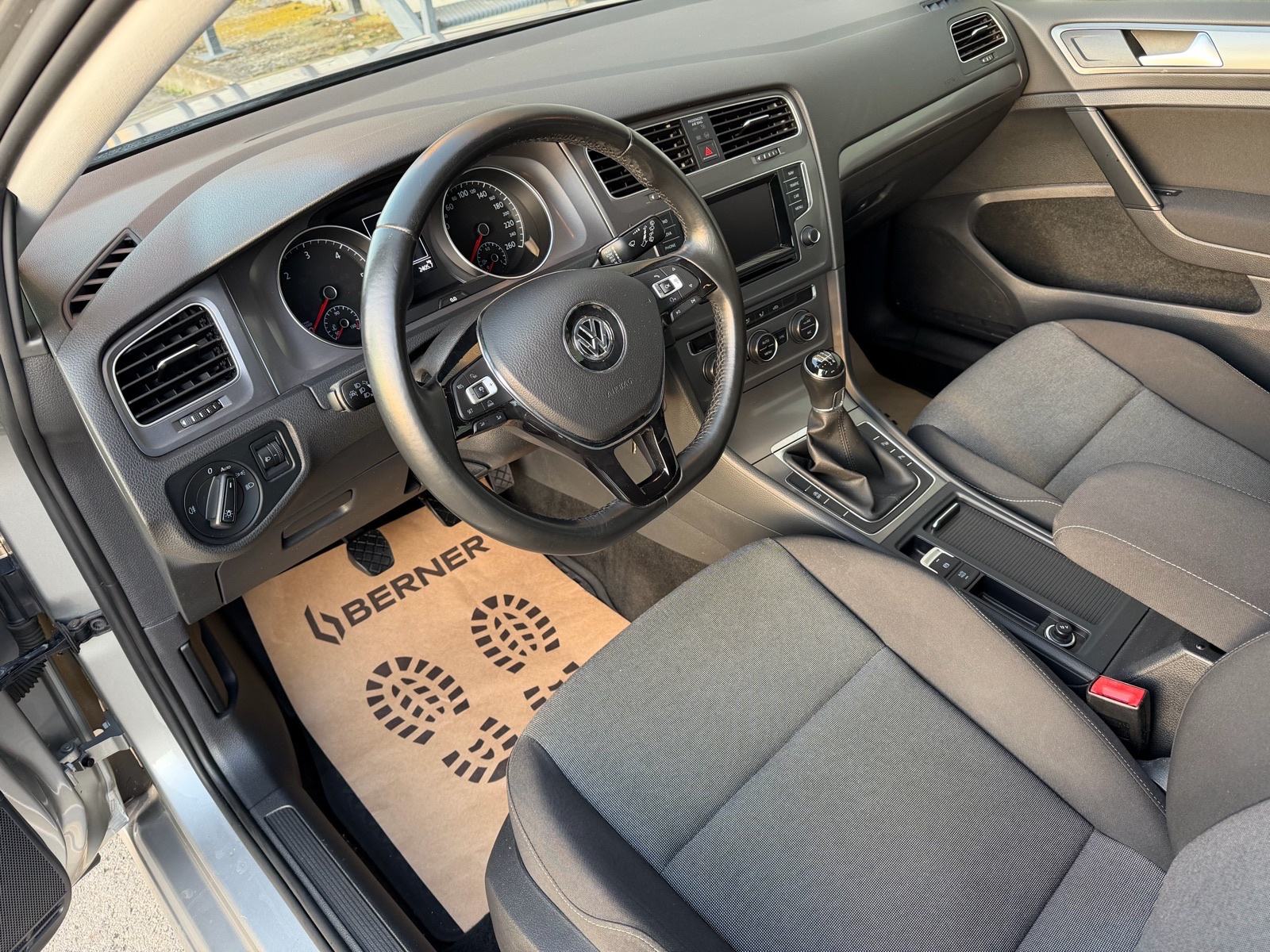 VW Golf 7-1,6 TDI-BLUEMOTION-NAVI-PARK,SENZIRI-PARK PILOT-ACC-RADAR, fotografija 8