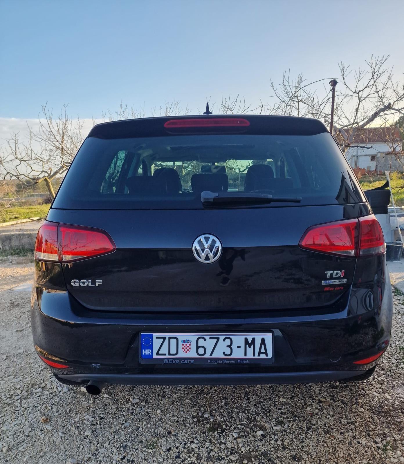 VW Golf 7 1.6 TDI - FULL OPREMA (Panorama, ACC), Reg. 05/2027!, fotografija 3