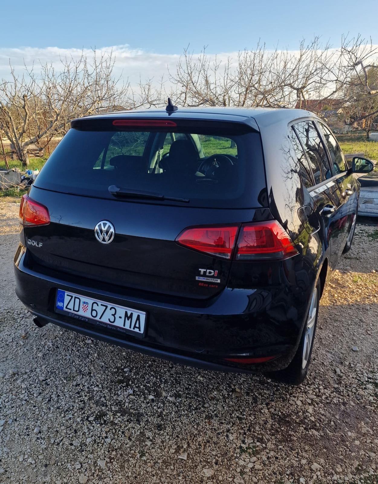 VW Golf 7 1.6 TDI - FULL OPREMA (Panorama, ACC), Reg. 05/2027!, fotografija 4
